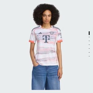 New $100 Adidas FC Bayern 25/26 Away Jersey - Womens size Large  Regular fit